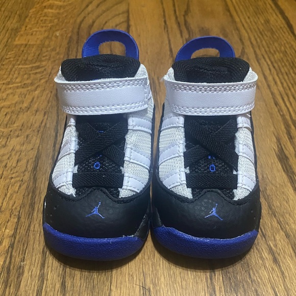 Air Jordan 6 Rings Sneakers - Picture 4 of 9